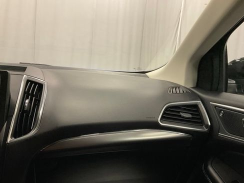 Used 2024 Ford Edge Titanium AWD/4WD image 29