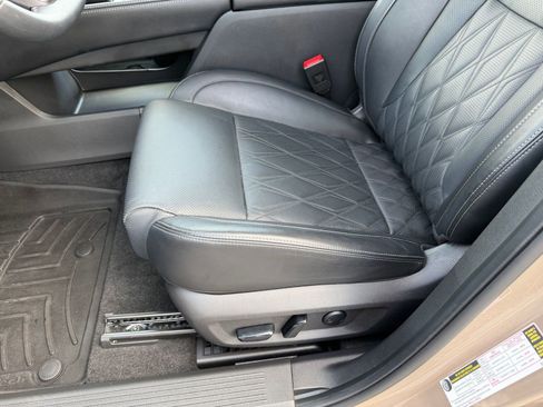 Certified 2025 Nissan Rogue Platinum FWD image 17