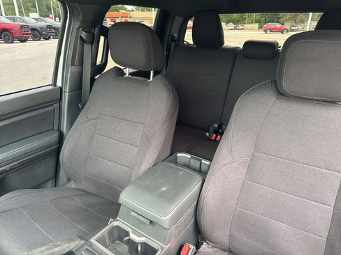 Used 2024 Toyota Tacoma SR5 AWD/4WD image 41