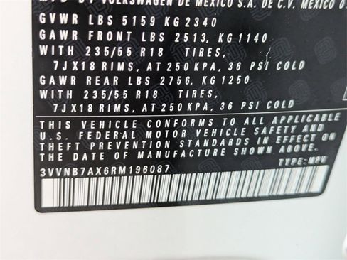 Used 2024 Volkswagen Tiguan SE image 35