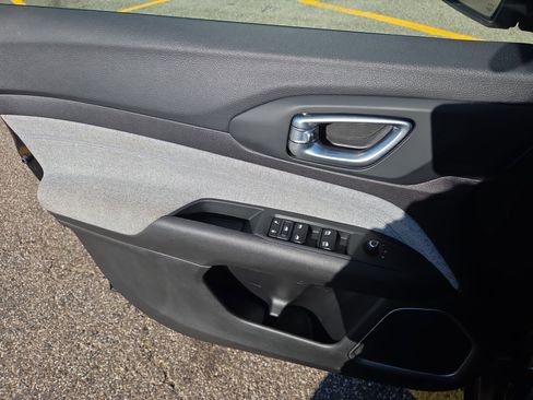 Used 2025 Jeep Compass Latitude image 6