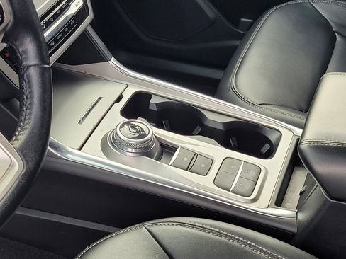 Used 2022 Ford Explorer XLT w/ Equipment Group 202A image 20