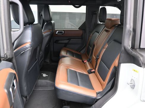 Used 2024 Ford Bronco Outer Banks AWD/4WD image 16