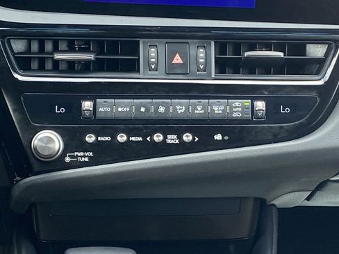 Used 2025 Lexus ES 350 w/ Accessory Package (Z2) FWD image 14