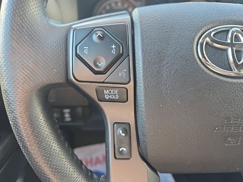 Used 2021 Toyota Tacoma TRD Sport image 21