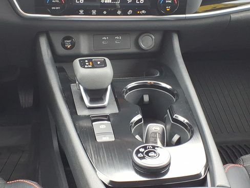 Used 2025 Nissan Rogue SV AWD/4WD image 15