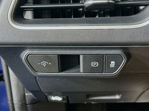 Used 2025 Kia K4 LXS image 16