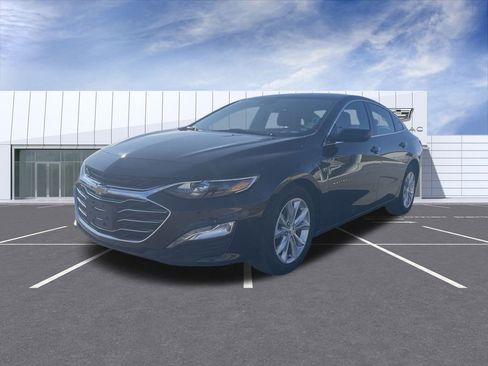 Used 2025 Chevrolet Malibu LT image 4