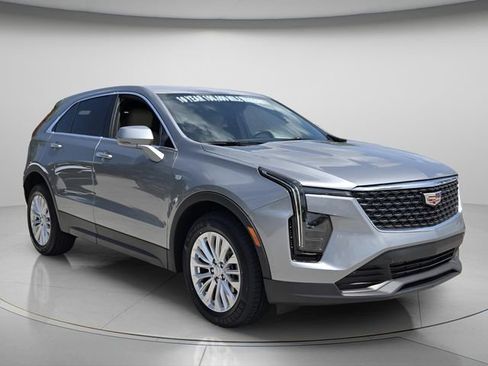 Used 2024 Cadillac XT4 Luxury FWD image 9