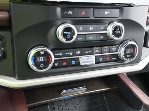 Certified 2024 Ford Expedition Limited AWD/4WD image 14
