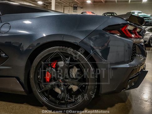 Used 2021 Chevrolet Corvette Stingray Premium Conv w/ Z51 Performance Package RWD image 57