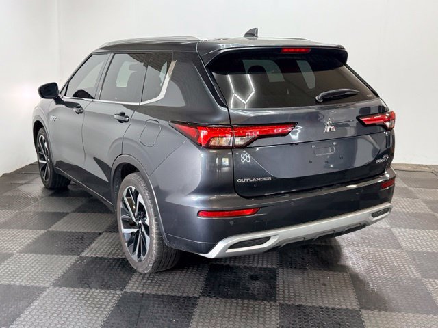 Used 2025 Mitsubishi Outlander 4WD Plug-In Hybrid image 6