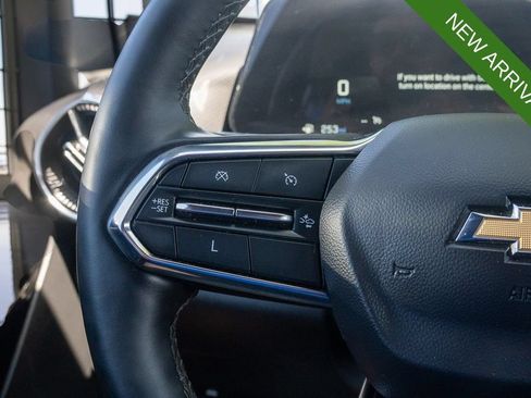 Used 2025 Chevrolet Equinox LT FWD image 14