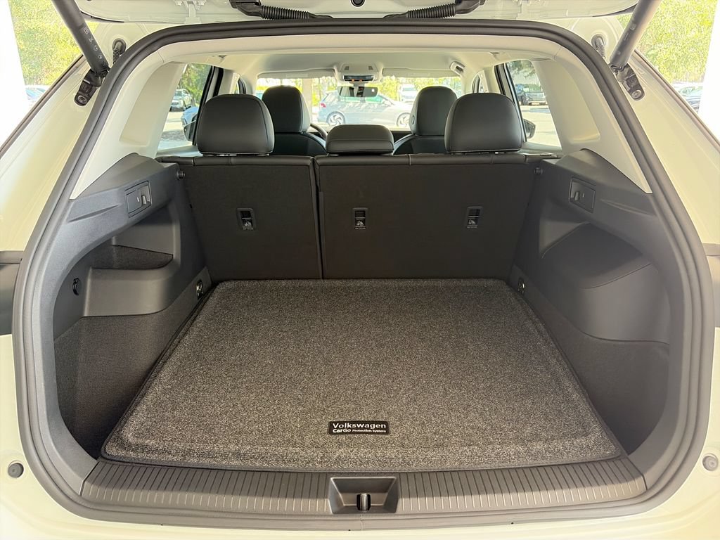 Certified 2025 Volkswagen Tiguan SE AWD/4WD image 39