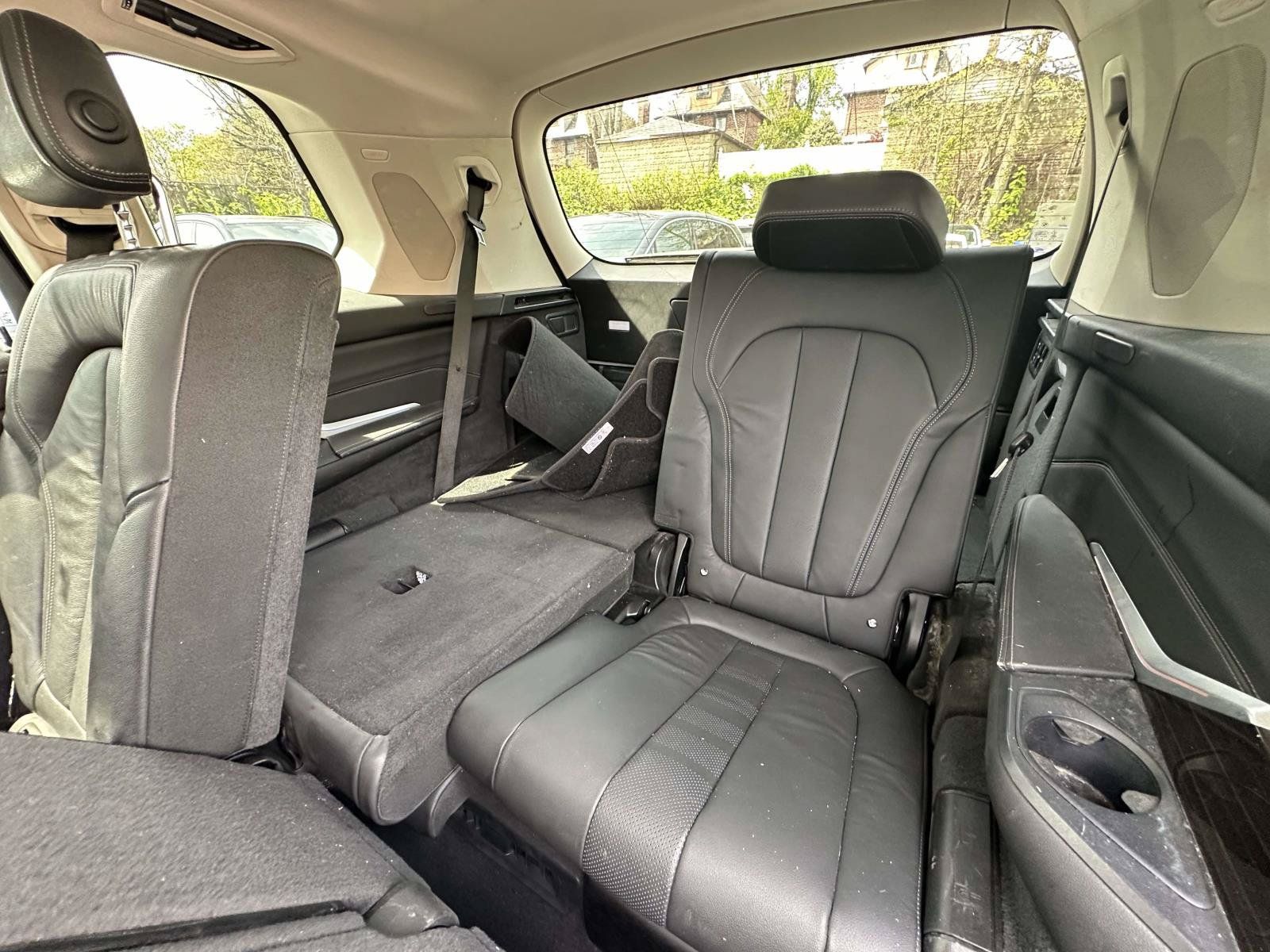 Used 2019 BMW X7 xDrive40i w/ Premium Package AWD/4WD image 22