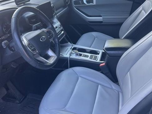 Used 2021 Ford Explorer XLT w/ Equipment Group 202A image 10