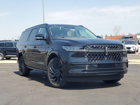 New 2026 Lincoln Navigator L Reserve AWD/4WD image 1