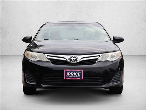 Used 2012 Toyota Camry LE FWD image 2