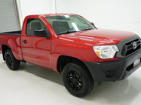 Used 2013 Toyota Tacoma 2WD Regular Cab image 3