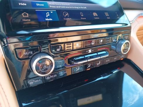 Certified 2024 Jeep Grand Cherokee Summit image 16