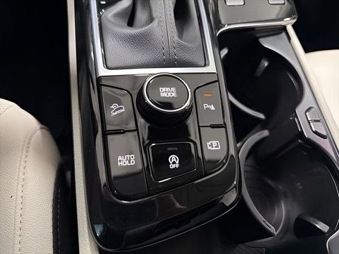 Used 2025 Kia Sportage EX w/ Premium Package FWD image 25