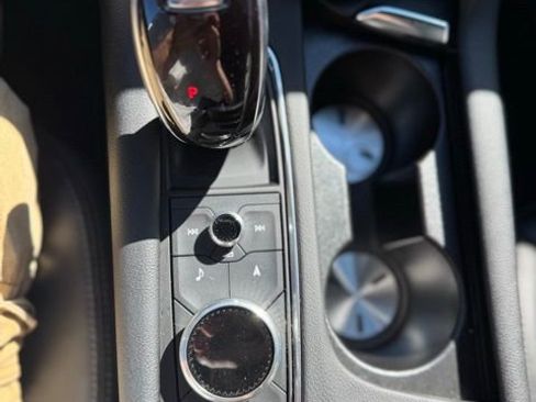 Used 2025 Cadillac XT5 Premium Luxury image 31