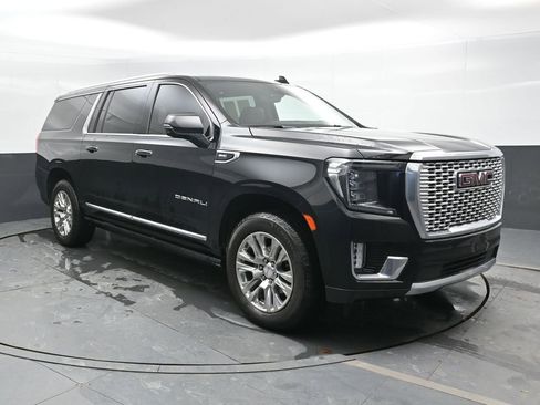 Used 2021 GMC Yukon XL Denali w/ Advanced Technology Package image 6
