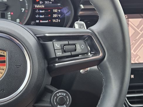 Certified 2025 Porsche Macan AWD/4WD image 27