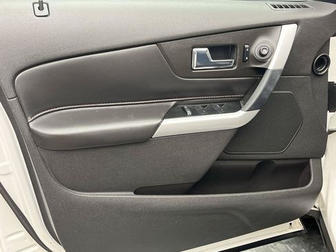 Used 2014 Ford Edge Limited w/ Equipment Group 301A AWD/4WD image 9