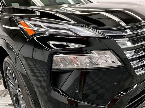 Used 2025 Nissan Rogue Platinum w/ Platinum Premium Package image 35