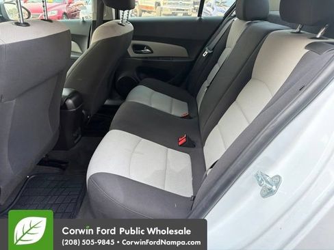 Used 2016 Chevrolet Cruze LS FWD image 11