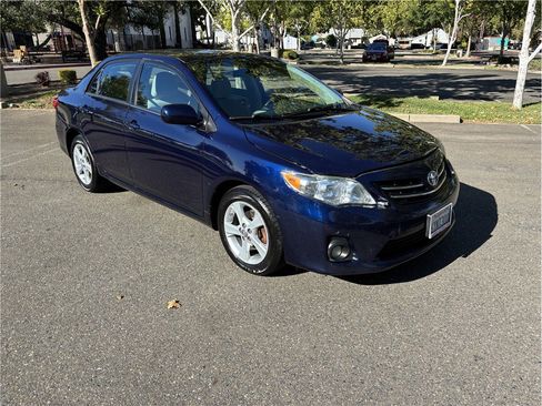 Used 2013 Toyota Corolla LE w/ Premium Complete Pkg FWD image 4