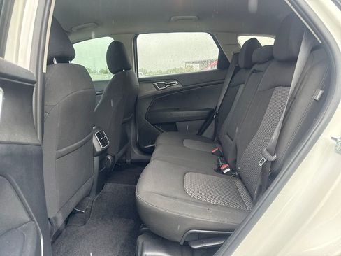 Used 2025 Kia Sportage LX FWD image 13