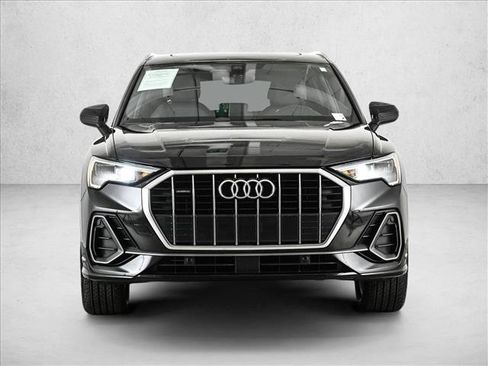 Used 2021 Audi Q3 2.0T Premium w/ Convenience Package AWD/4WD image 2