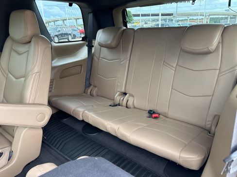 Used 2020 Cadillac Escalade Platinum AWD/4WD image 10