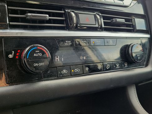 Used 2023 Nissan Pathfinder SL image 29