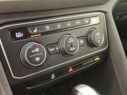 Used 2021 Volkswagen Atlas SE image 19