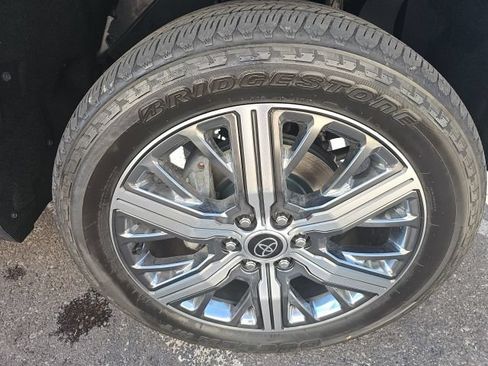 Used 2024 Toyota Tundra Capstone AWD/4WD image 19