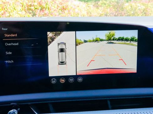 Used 2025 Cadillac Optiq Sport 1 image 39