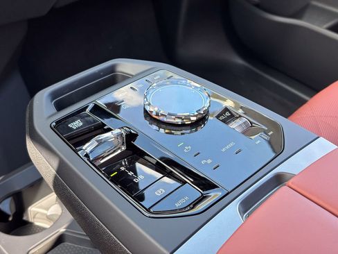 New 2026 BMW iX xDrive45 image 30