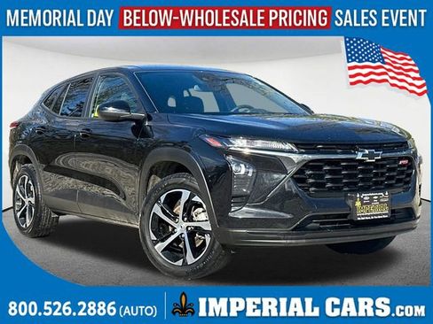 Used 2024 Chevrolet Trax RS w/ Driver Confidence Package FWD image 1