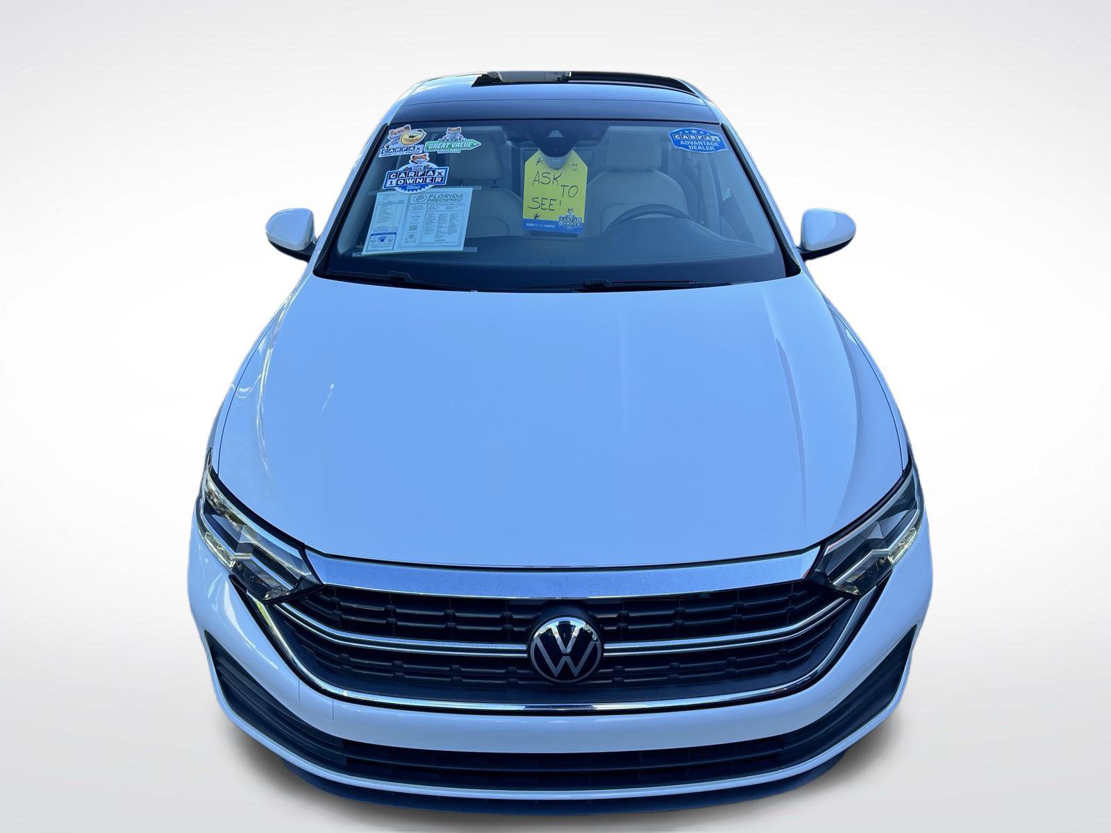 Used 2024 Volkswagen Jetta SE w/ Panoramic Sunroof Package FWD image 3