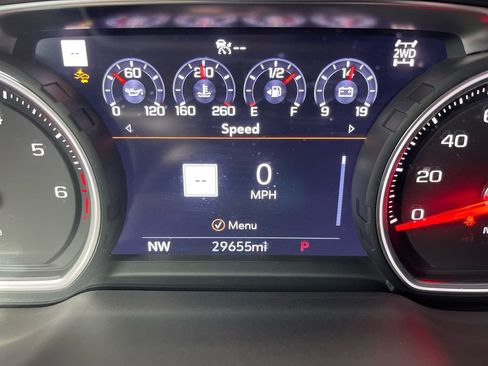 Used 2021 Chevrolet Suburban Premier w/ Premium Package image 28