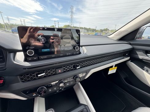 New 2026 Honda Accord SE image 16