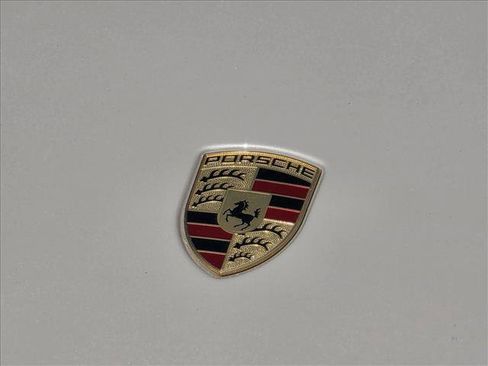Used 2021 Porsche Taycan image 11