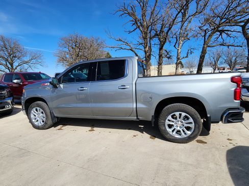 Used 2025 Chevrolet Silverado 1500 LTZ w/ LTZ Premium Package image 9