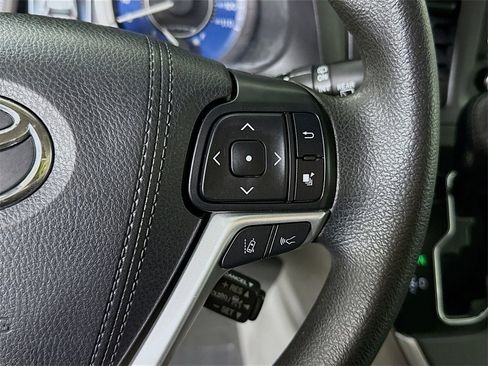 Certified 2020 Toyota Sienna L image 21