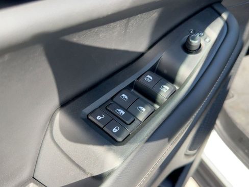 New 2025 Jeep Grand Cherokee Laredo w/ Luxury Tech Group I image 28