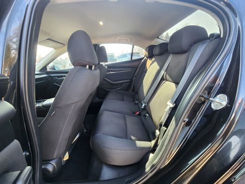 Used 2021 MAZDA MAZDA3 s image 18