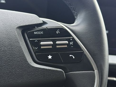 Used 2024 Kia EV6 Light image 32